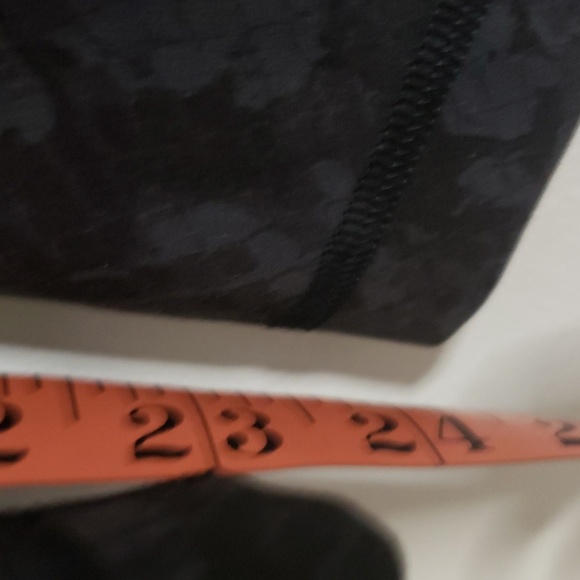 Black High-Waisted Leggings - Picture 5 of 7